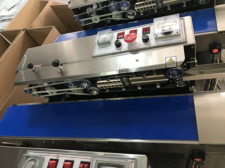 PACKTECH FRD 1000 W KONVEYÖRLÜ POŞET YAPIŞTIRMA MAKİNESİ - 2